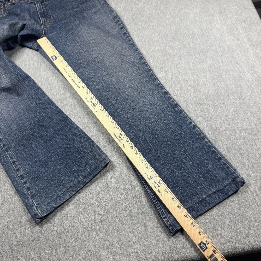LEVI'S Signature Jeans Womens 14 Medium Blue Low Rise Bootcut Stretch Denim Pant